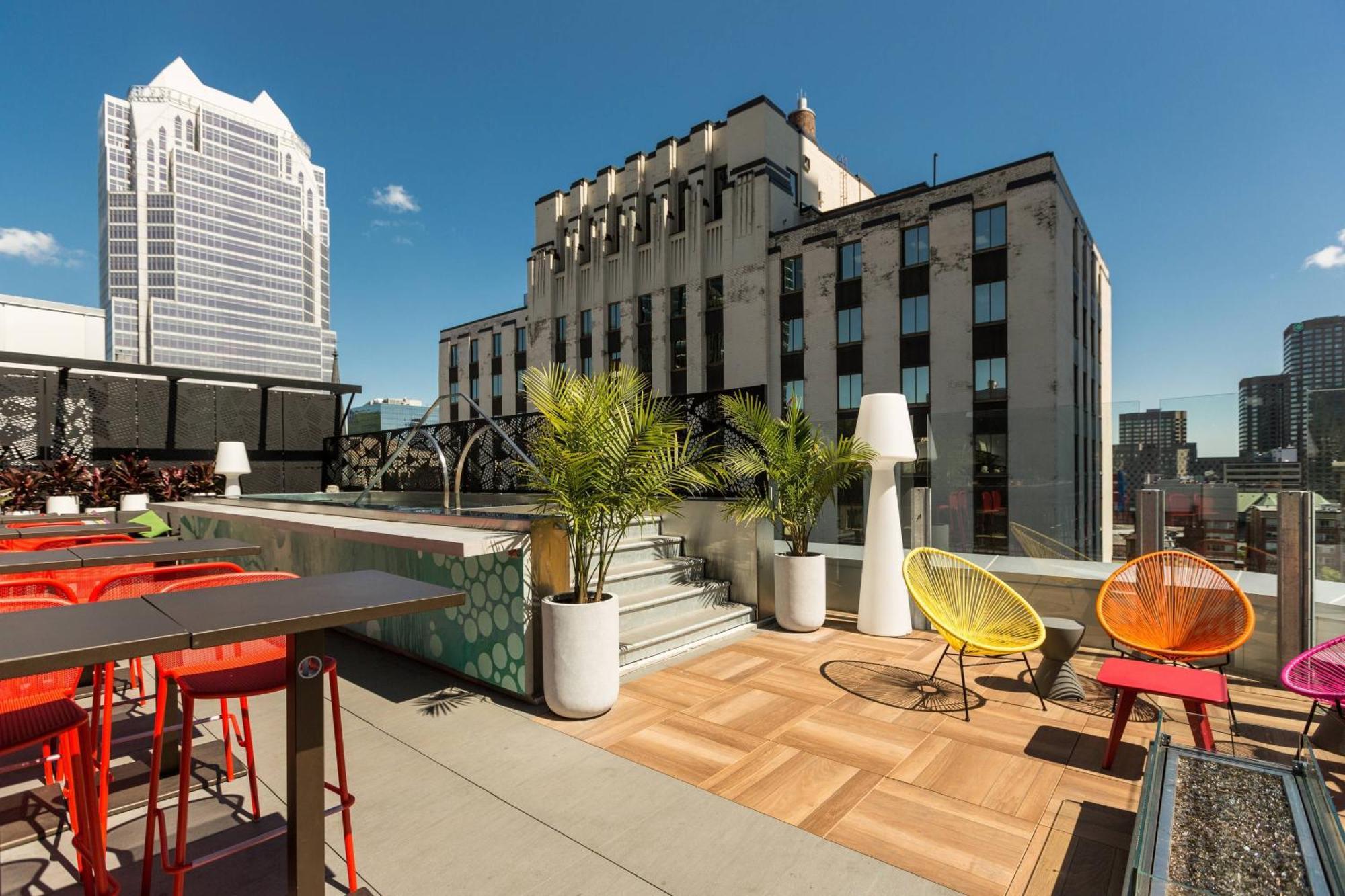 Renaissance Montreal Downtown Hotel Exterior photo