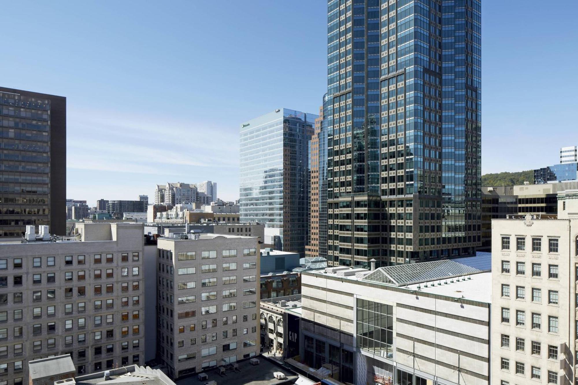 Renaissance Montreal Downtown Hotel Exterior photo